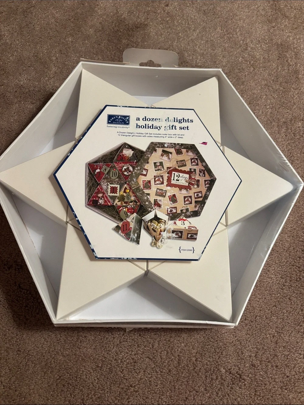 Holiday Gift Set Star-Shaped Packaging in White